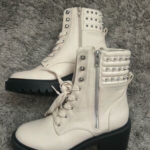 Stylish Cream Ankle Boots with Silver Accents